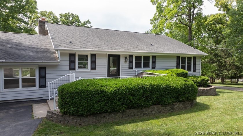 Lakefront living at its finest! This updated 4-bedroom, 3-bath - photo 39