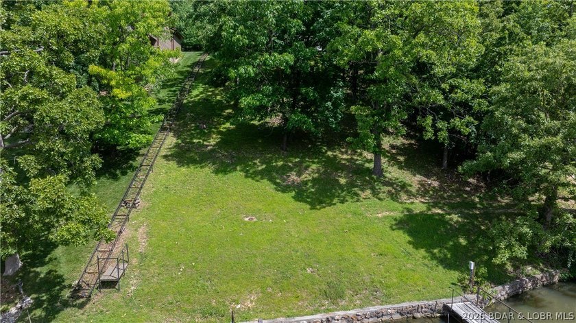 Lakefront living at its finest! This updated 4-bedroom, 3-bath - photo 44