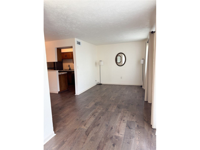 Move-in ready 2-bedroom, 1.5-bath condo in Corpus Christi - photo 2