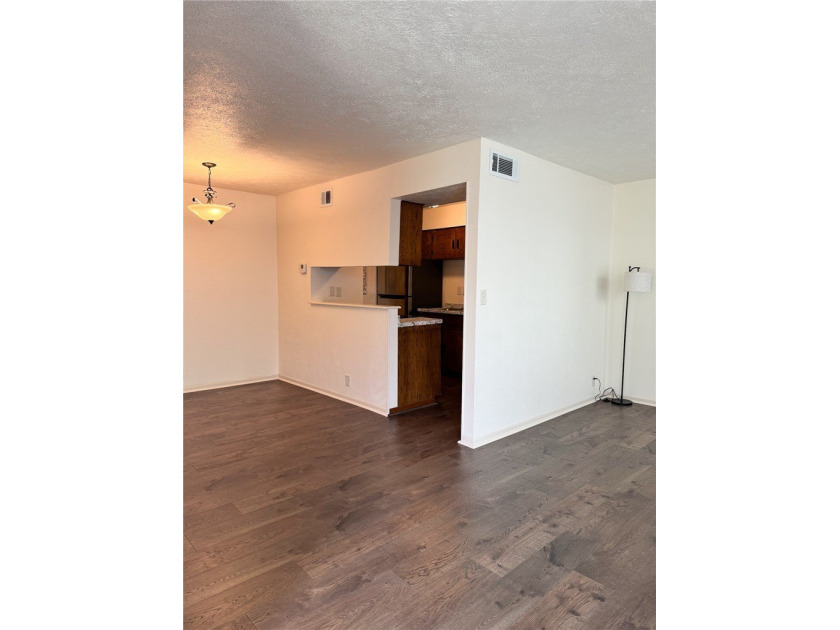 Move-in ready 2-bedroom, 1.5-bath condo in Corpus Christi - photo 3