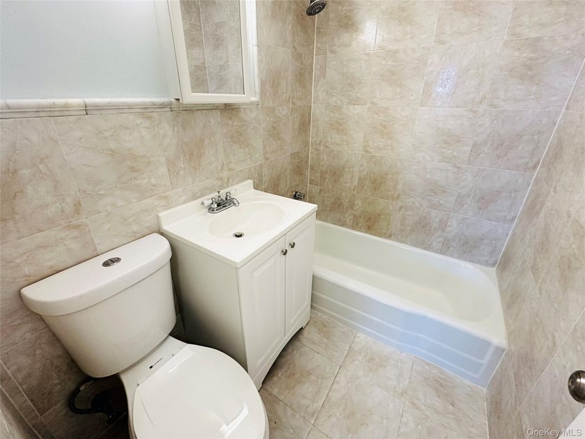 JUST LISTED! MOVE-IN READY 1 BEDROOM, 1 BATH CO-OP IN BRONX NY - photo 17