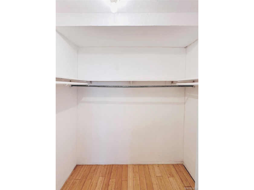 JUST LISTED! MOVE-IN READY 1 BEDROOM, 1 BATH CO-OP IN BRONX NY - photo 20