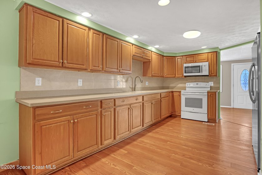 This Charming 2-bedroom, 2-bath manufactured home in the 55+ - photo 10