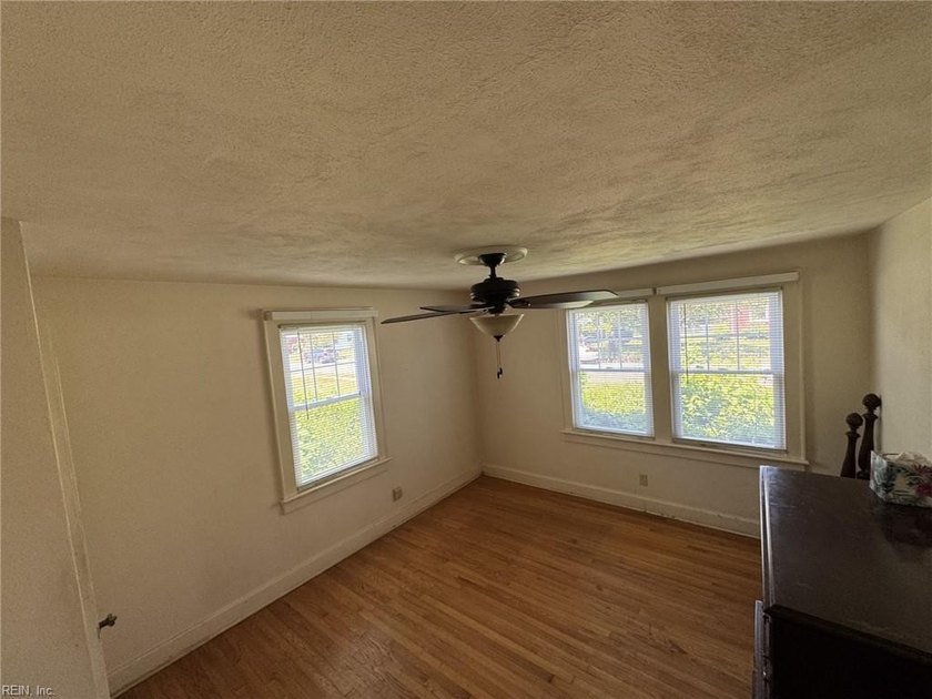 Welcome to this desirable 4 bedroom, 3 bath corner lot in the - photo 11