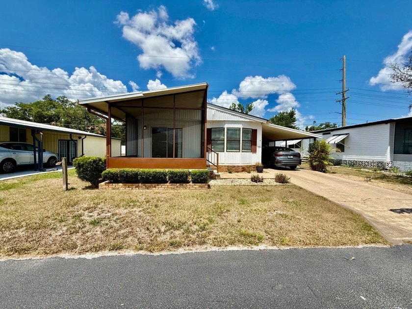 This home is located on a nice size lot w/ no backyard neighbors - photo 3