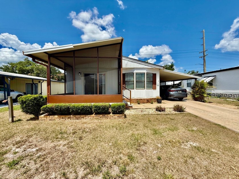 This home is located on a nice size lot w/ no backyard neighbors - photo 4