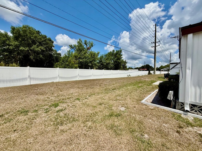 This home is located on a nice size lot w/ no backyard neighbors - photo 7