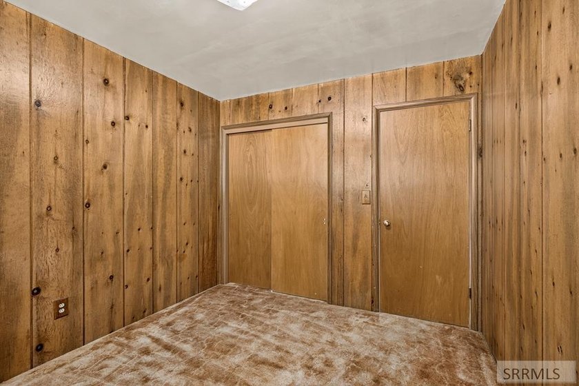 Well-maintained home offering a functional floor plan - photo 28