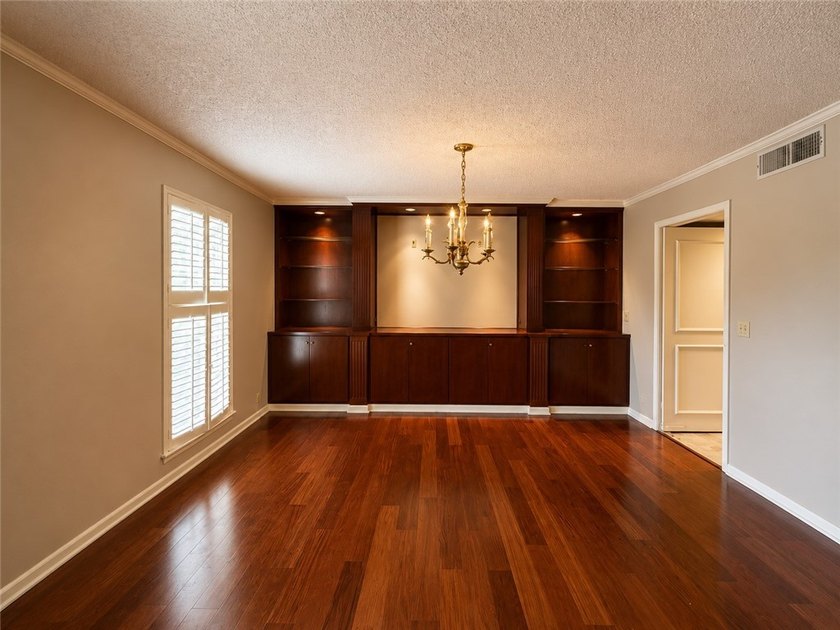 Welcome to this nicely maintained townhome in Carriage Park! As - photo 8