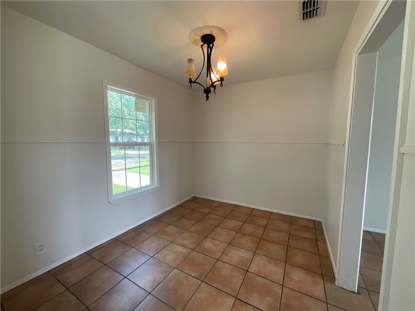 Affordable, updated, and situated on an oversized 0.26-acre lot! - photo 10