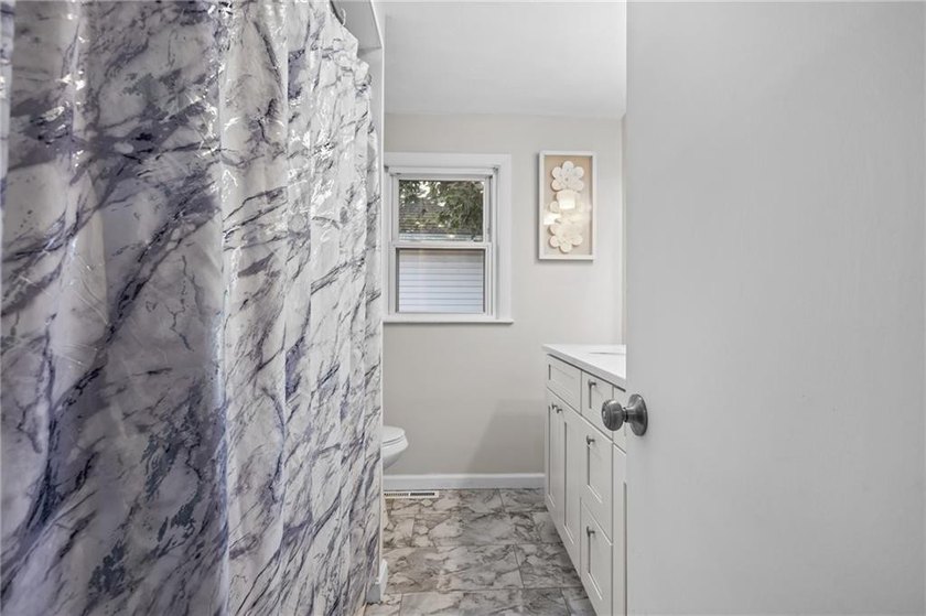Welcome home to this totaly remodled ranch offering a - photo 14