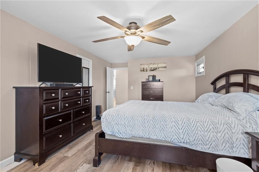 Welcome home to this totaly remodled ranch offering a - photo 15