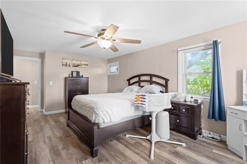 Welcome home to this totaly remodled ranch offering a - photo 19