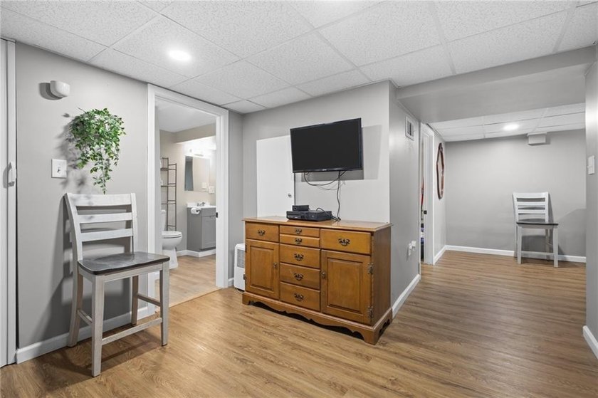 Welcome home to this totaly remodled ranch offering a - photo 28