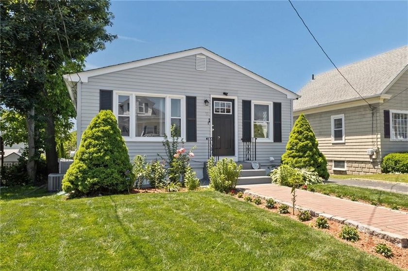 Welcome home to this totaly remodled ranch offering a - photo 36