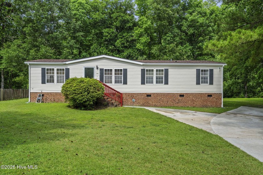 Welcome to one of the best values and locations in Havelock! - photo 3