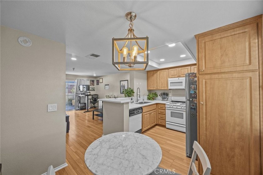 BIG PRICE IMPROVEMENT!! SELLERS WANT THIS ONE SOLD!! Beautifully - photo 5