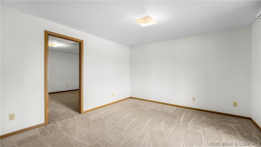 Welcome to lake life in this warm and inviting lakefront home - photo 19
