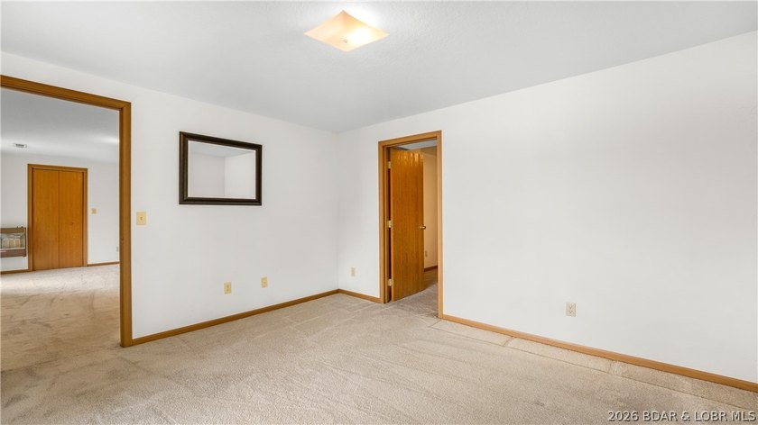Welcome to lake life in this warm and inviting lakefront home - photo 20