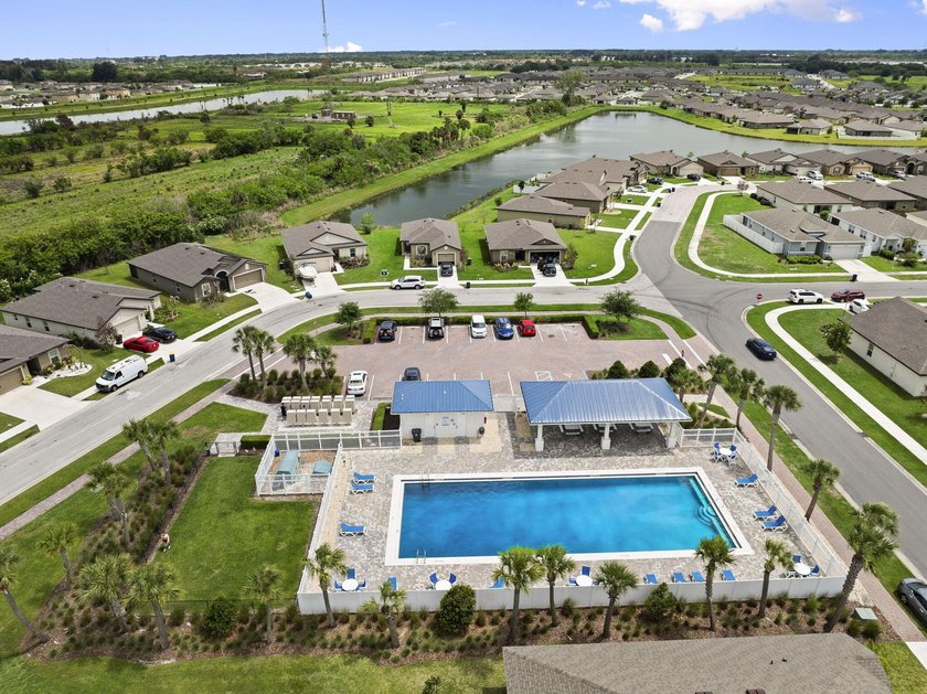 Discover the Santa Maria in Celebration Pointe a beautifully - photo 26