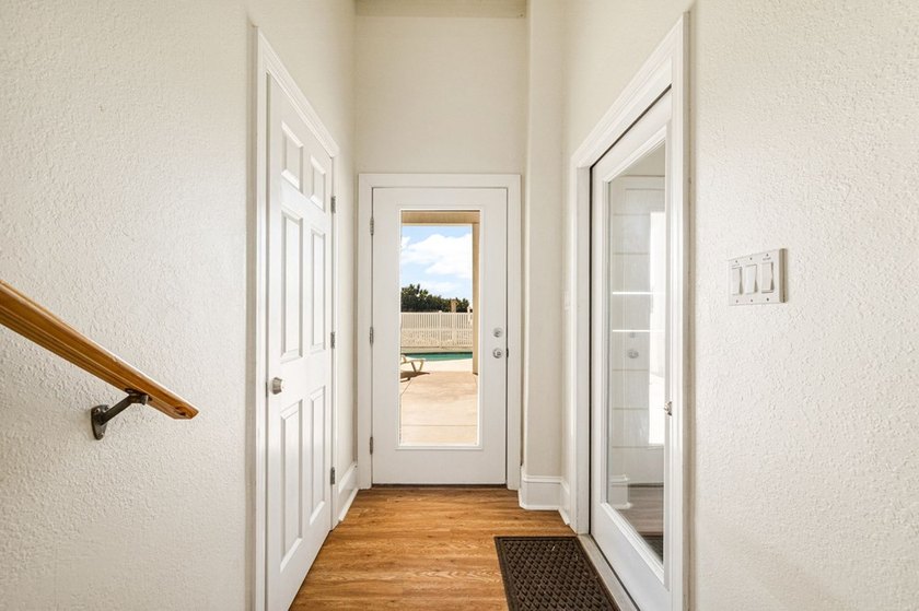 St George Island Gulf Front Home with Private Beachfront Pool - photo 34