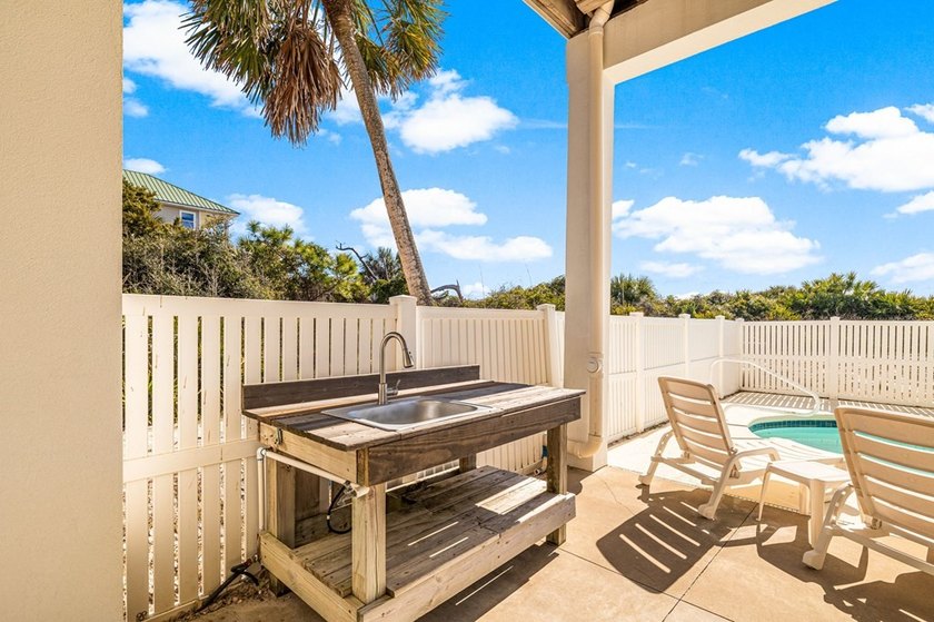 St George Island Gulf Front Home with Private Beachfront Pool - photo 37