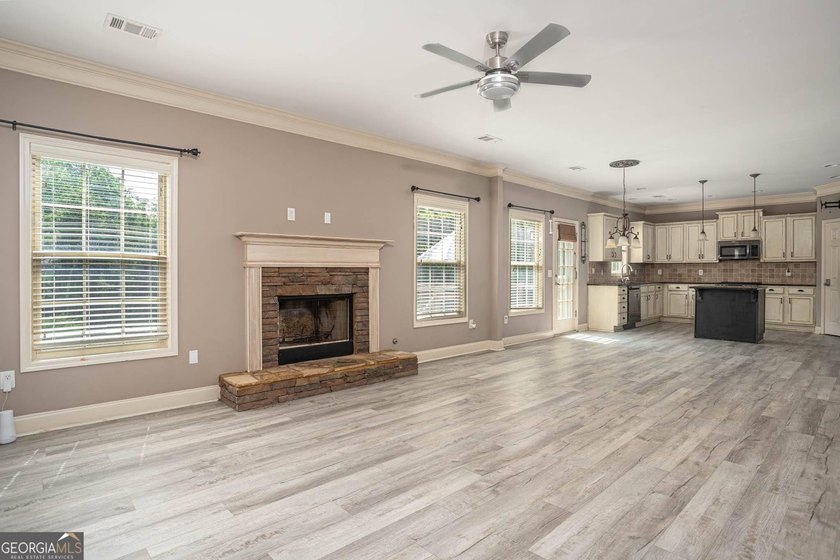 Stunning 5 bedroom, 4 bath home in the sought-after Loganville - photo 17