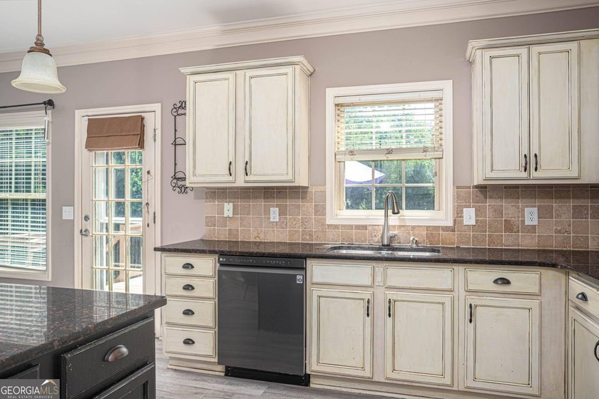 Stunning 5 bedroom, 4 bath home in the sought-after Loganville - photo 25