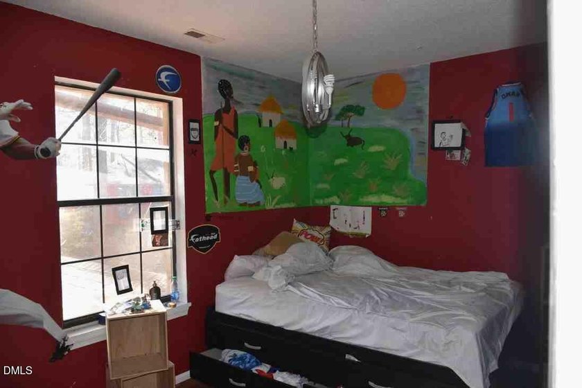 Nestled in a cul-de-sac in the desirable Hope Valley North - photo 11