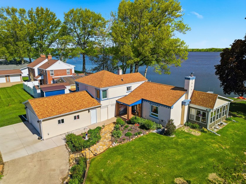 Life Changing Atmosphere! Located on the Rock River is this - photo 43