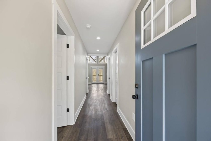 Escape to Lake Hartwell in this thoughtfully designed new - photo 2