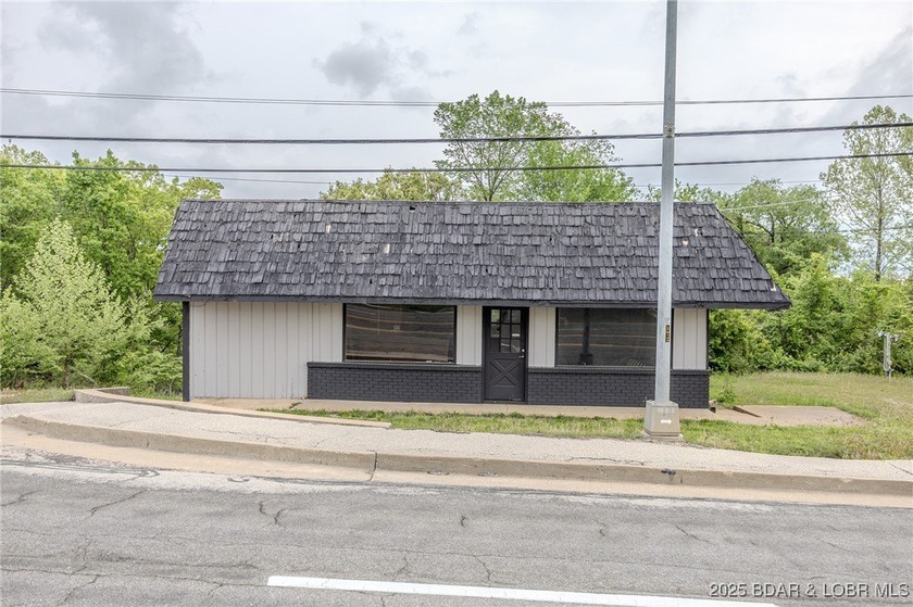 Prime Commercial Opportunity with Residential Income in the - photo 4