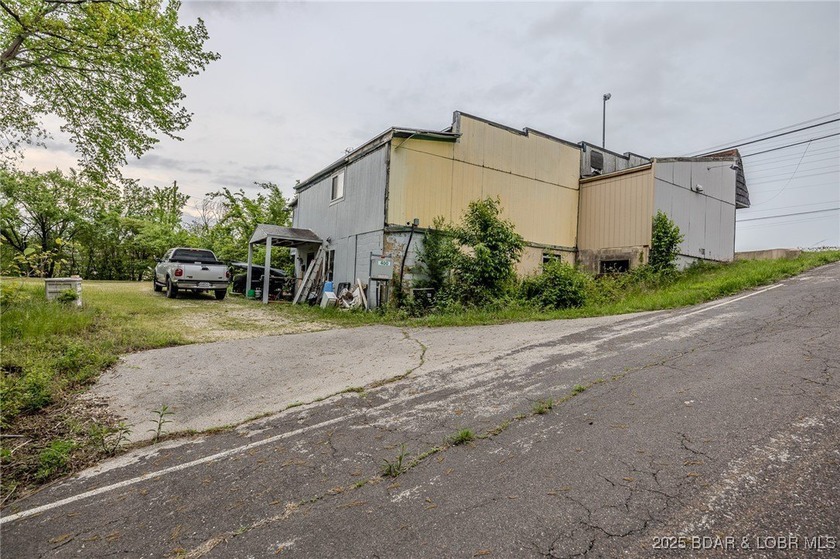 Prime Commercial Opportunity with Residential Income in the - photo 6