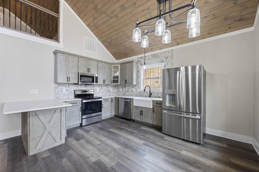 Escape to Lake Hartwell in this thoughtfully designed new - photo 7