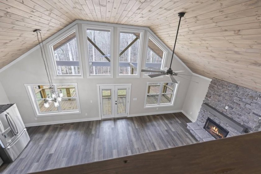 Escape to Lake Hartwell in this thoughtfully designed new - photo 9