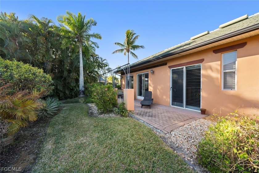 This stunning courtyard pool home at 15431 Greenock Ln, Fort - photo 32