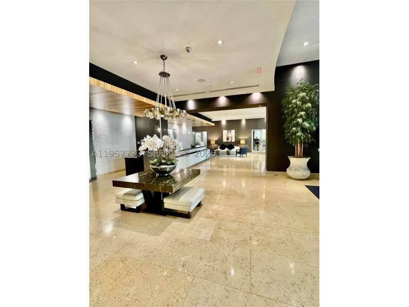 Spectacular 2 level corner unit, with double high ceiling 3 bed - photo 41