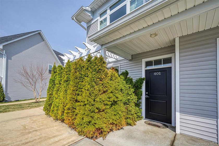 Rare Lower-Level End Unit at Breton Hills - 55+ Enjoy Affordable - photo 2