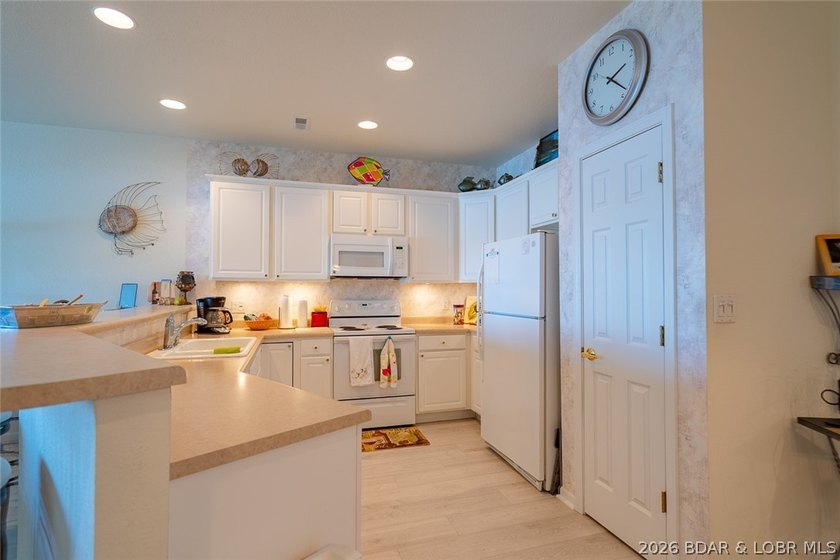 Whether you're searching for a vacation getaway, investment - photo 11