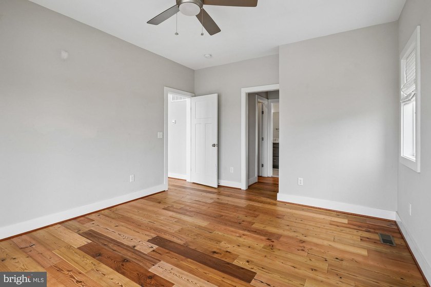 3 Finished Level Custom-built home with absolutely stunning - photo 19