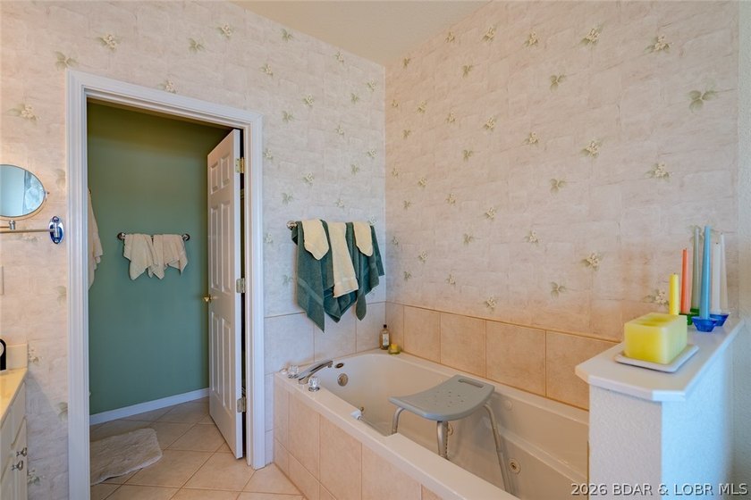 Whether you're searching for a vacation getaway, investment - photo 35