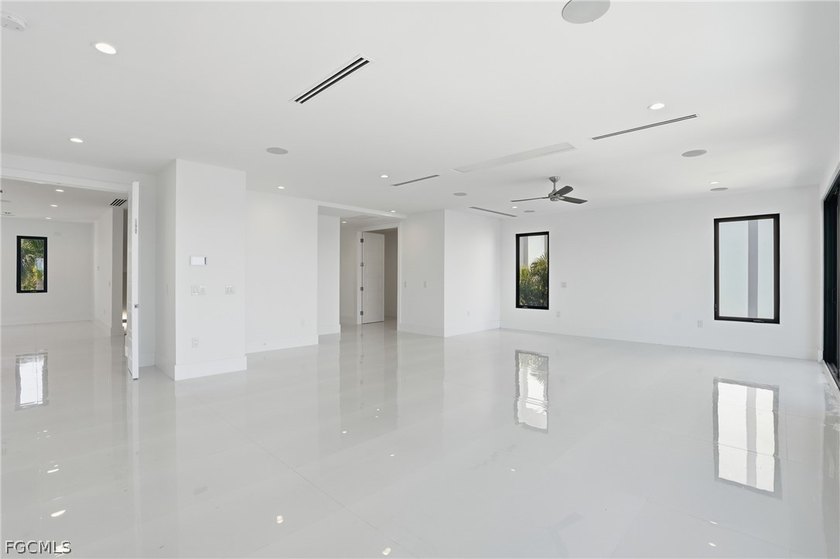This is WOW Factor! If you want the Biggest, Baddest House built - photo 26
