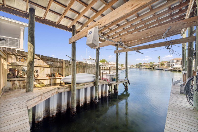 Waterfront living meets beach lifestyle in this beautifully - photo 30