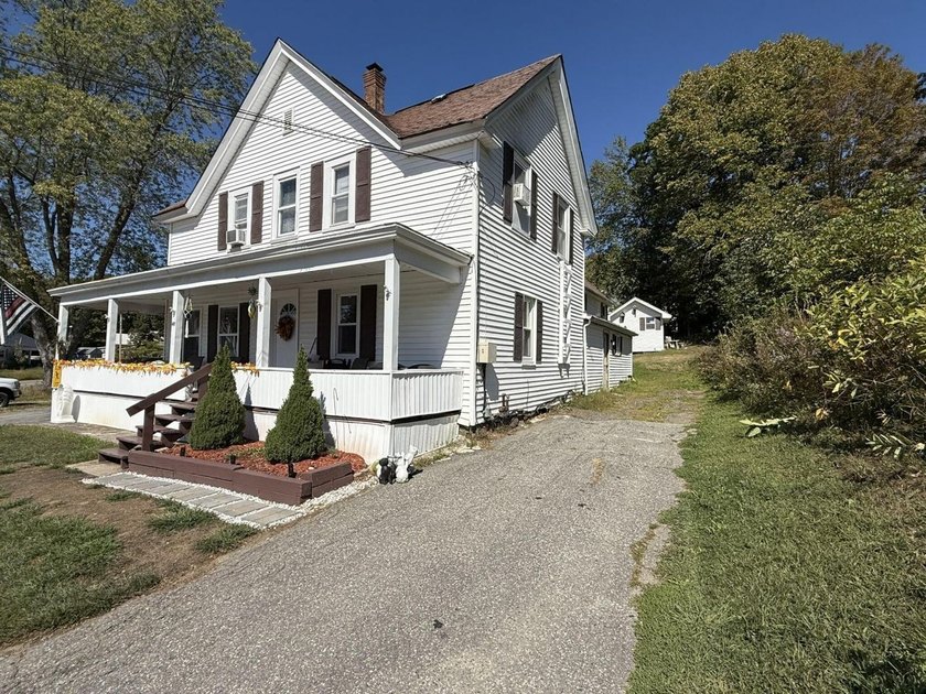 Affordable &amp; Well-Maintained 3-Unit - Ideal for an - photo 2