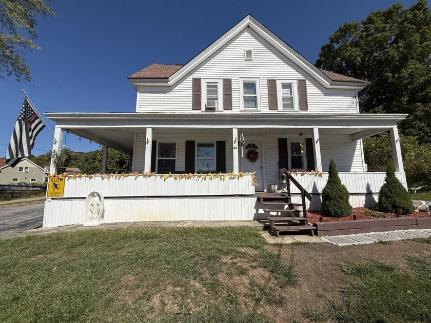 Affordable &amp; Well-Maintained 3-Unit - Ideal for an - photo 3
