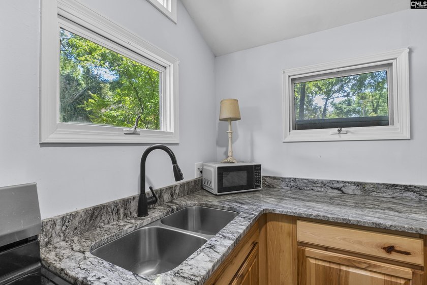 Welcome to your perfect Lake Murray getaway! This charming - photo 11