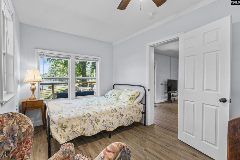 Welcome to your perfect Lake Murray getaway! This charming - photo 15
