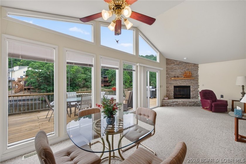 This property offers calm waters, 3 to 4 bedrooms, 3 full baths - photo 17
