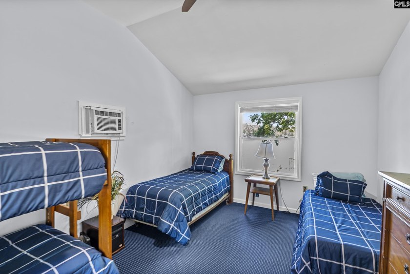 Welcome to your perfect Lake Murray getaway! This charming - photo 18