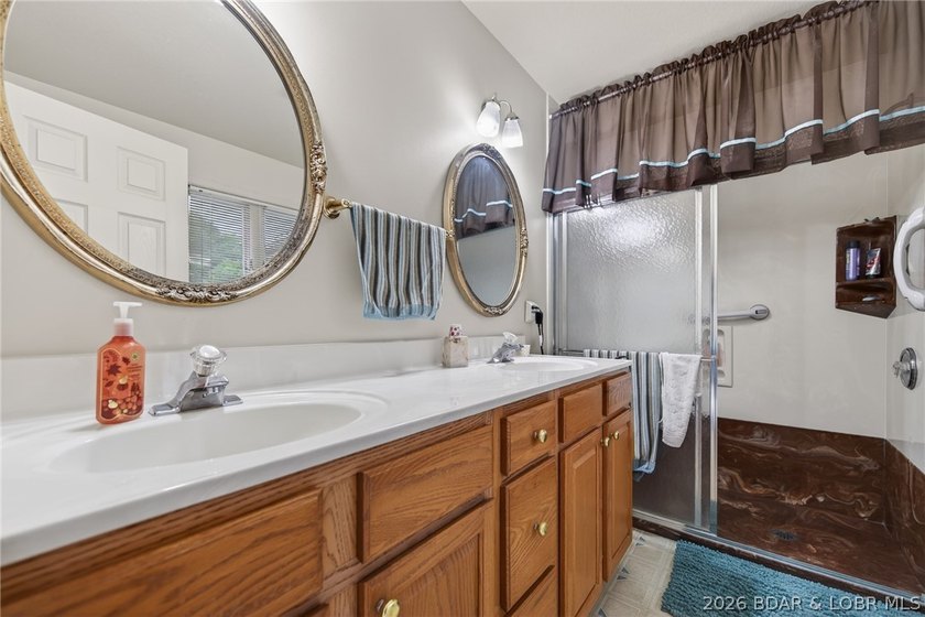 This property offers calm waters, 3 to 4 bedrooms, 3 full baths - photo 32